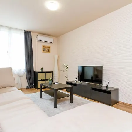 Modern Comfort In Jozsef Street By Nw Lägenhet